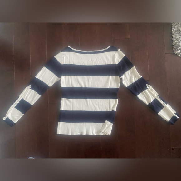 Molly Bracken sweater - Picture 4 of 6